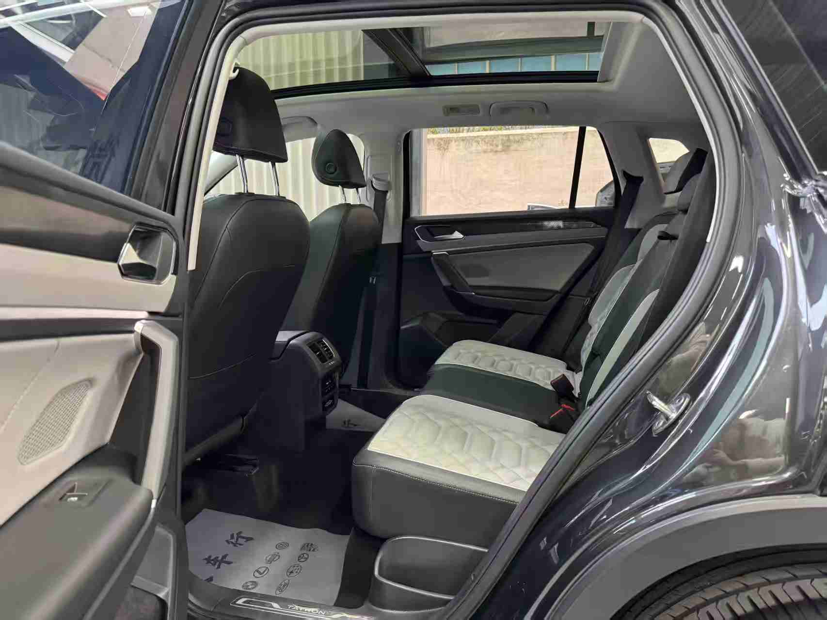 Volkswagen Tayron 280TSI Deluxe Plus Premium Edition