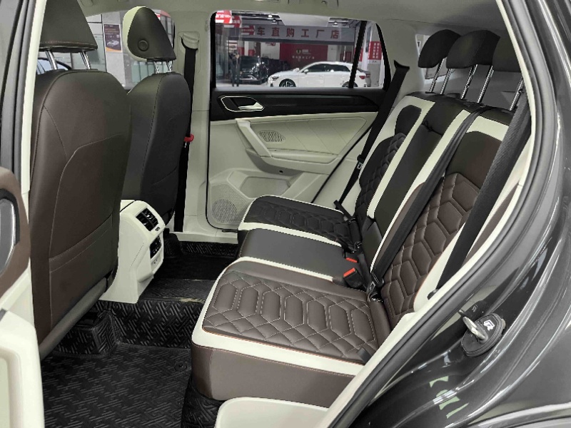 Volkswagen Tayron 280TSI Deluxe Plus Premium Edition