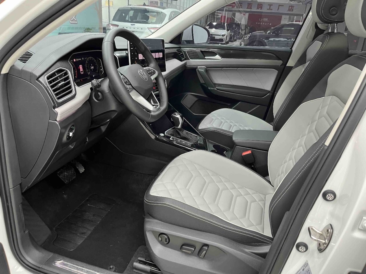 Volkswagen Tayron 280TSI Deluxe Plus Premium Edition