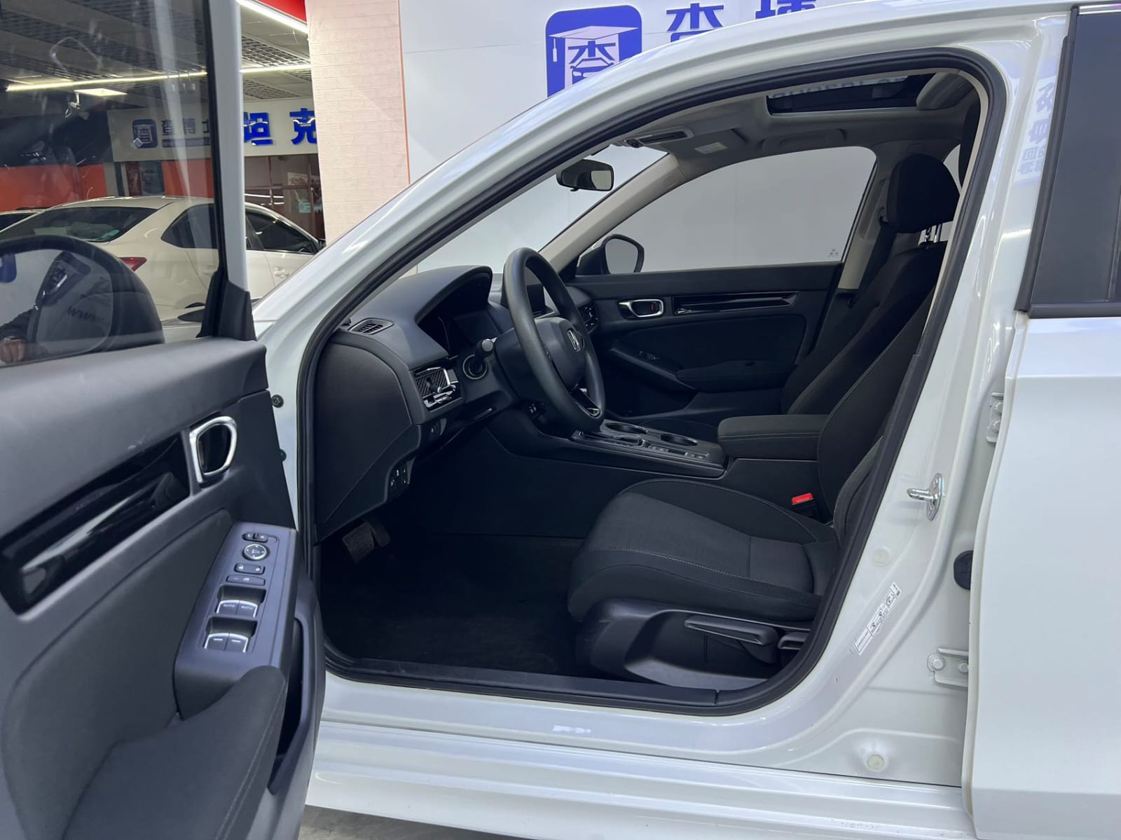 Honda Civic 180 TURBO CVT