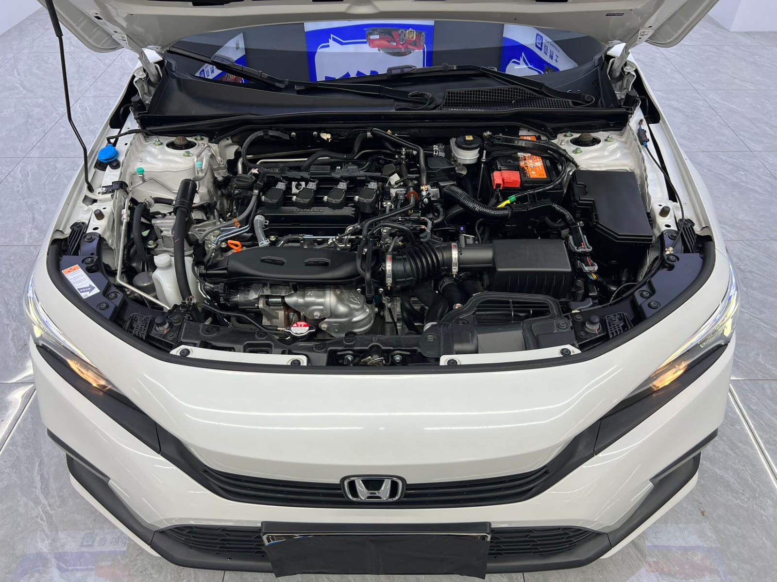 Honda Civic 180 TURBO CVT