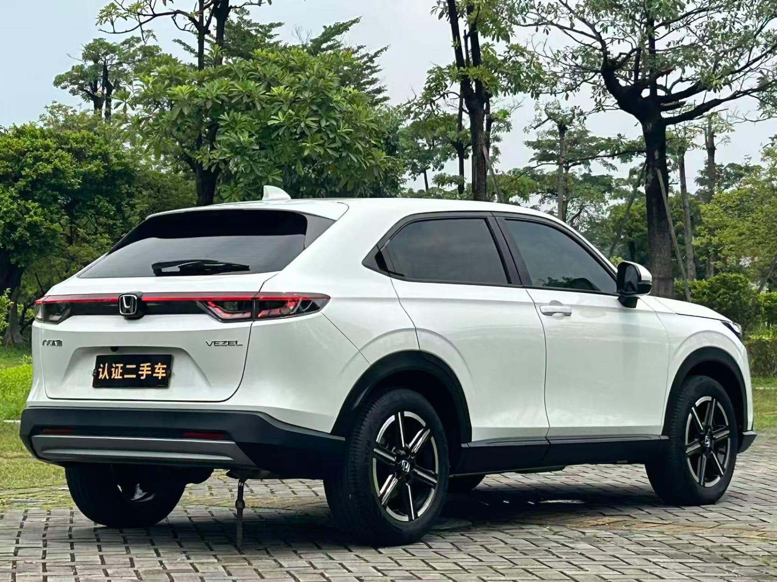 Honda Vezel 1.5L Elite Edition - Фото 3