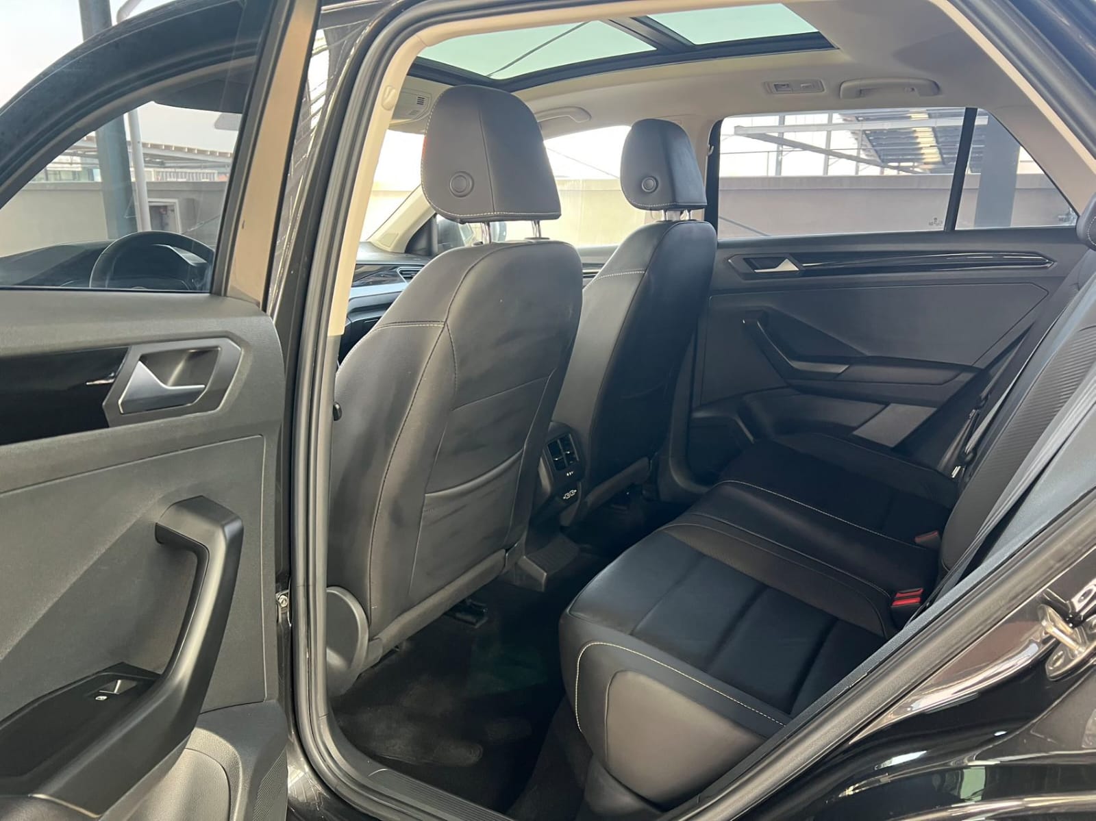 Volkswagen T-Roc Tango 280TSI DSG - Фото 4