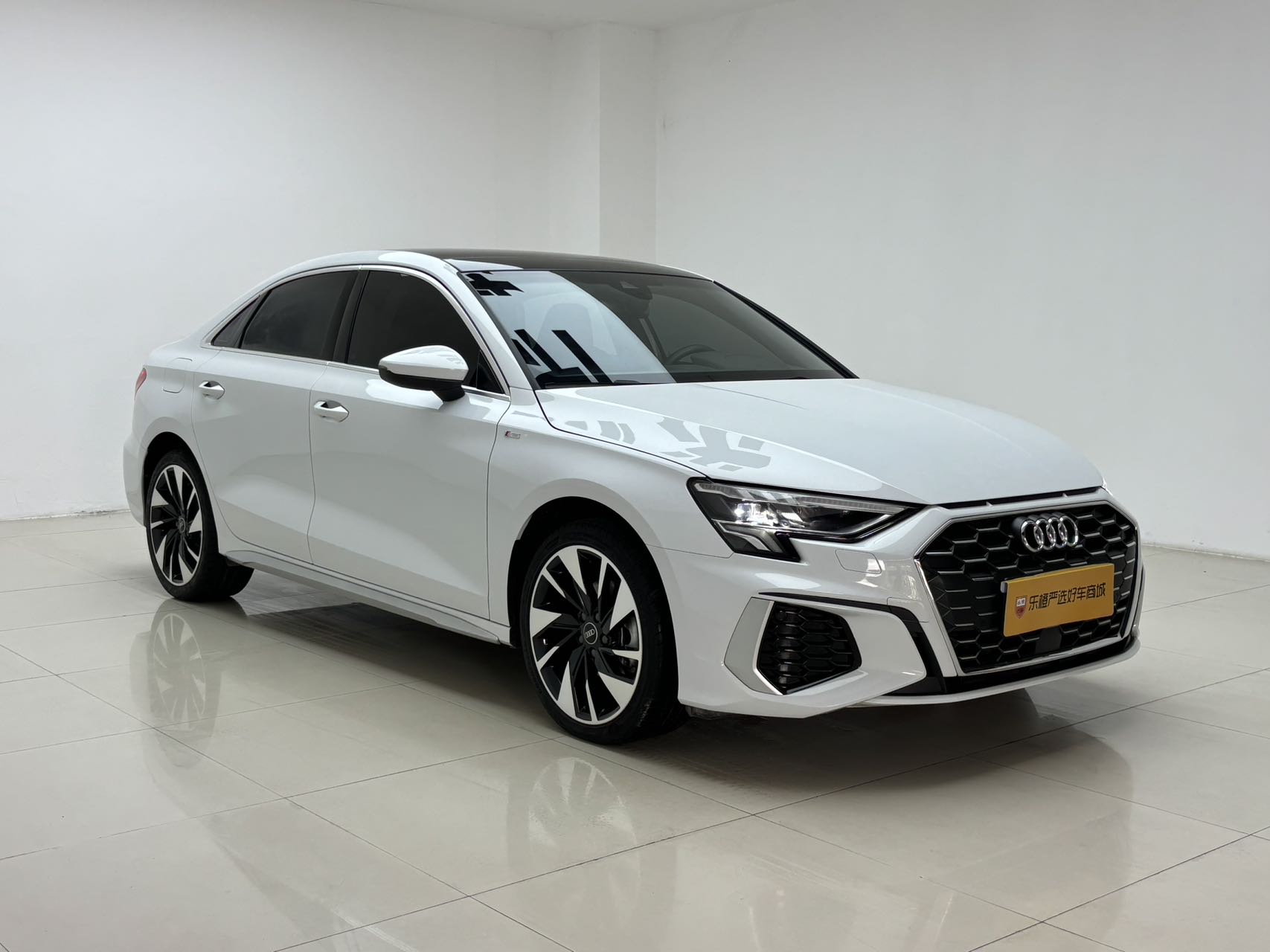 Audi A3L Limousine 35 TFSI - Фото 2