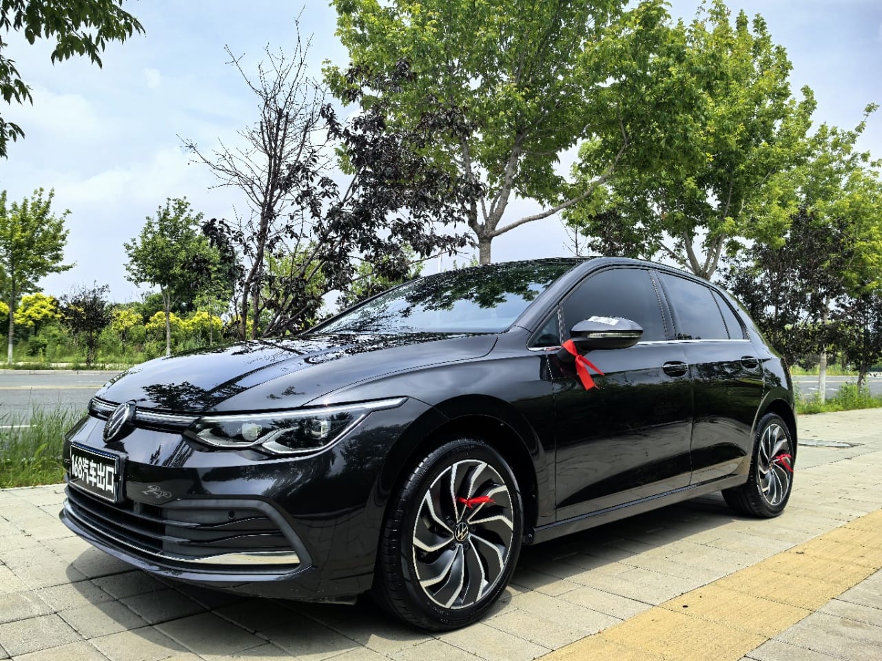 Volkswagen Golf 280TSI - Фото 1