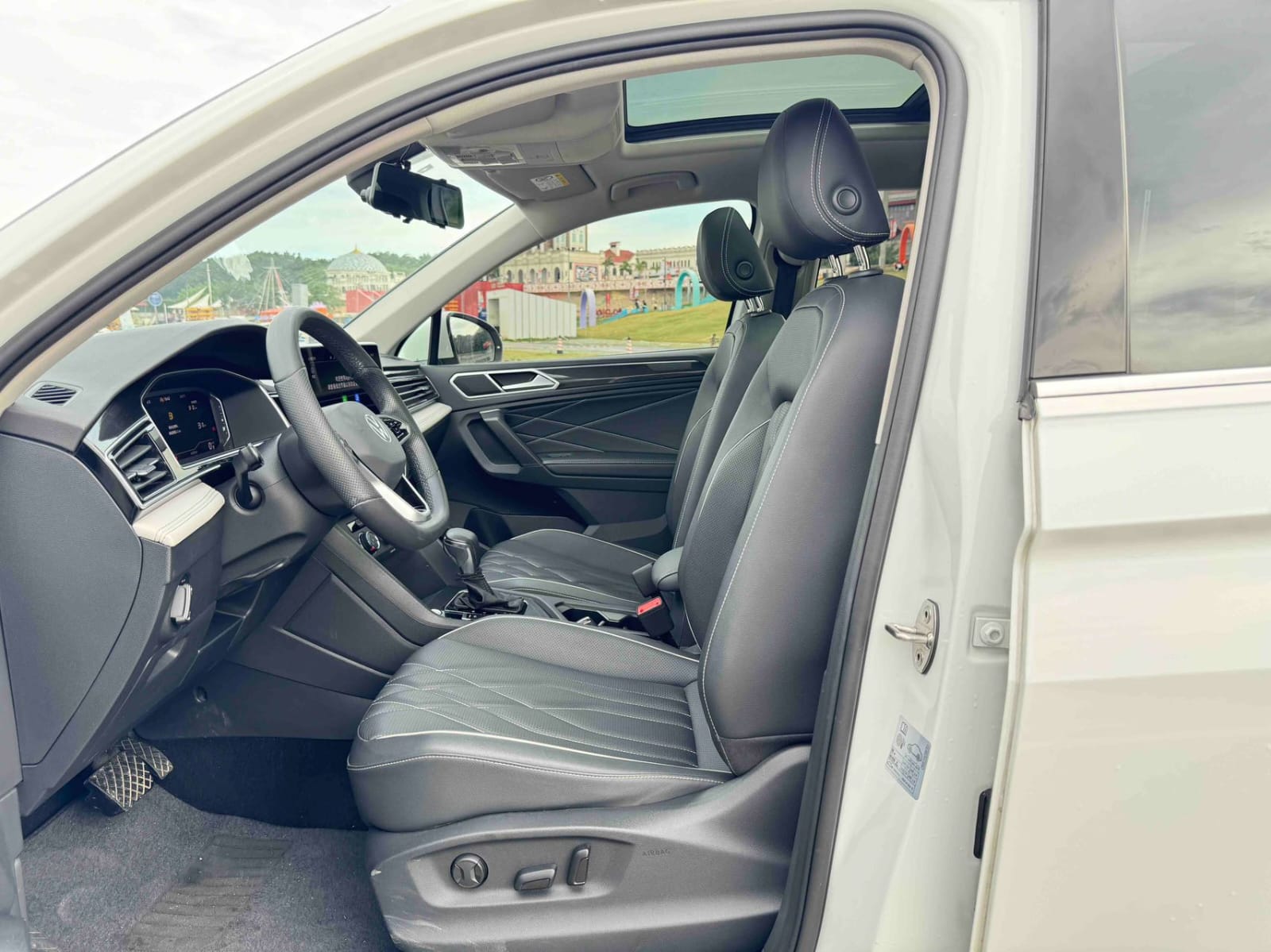 Volkswagen Tiguan L 280TSI Automatic Moving Creator Limited Edition