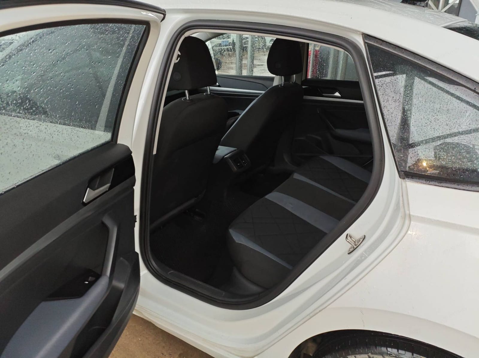 Chevrolet Monza (Cruze) 1.5L