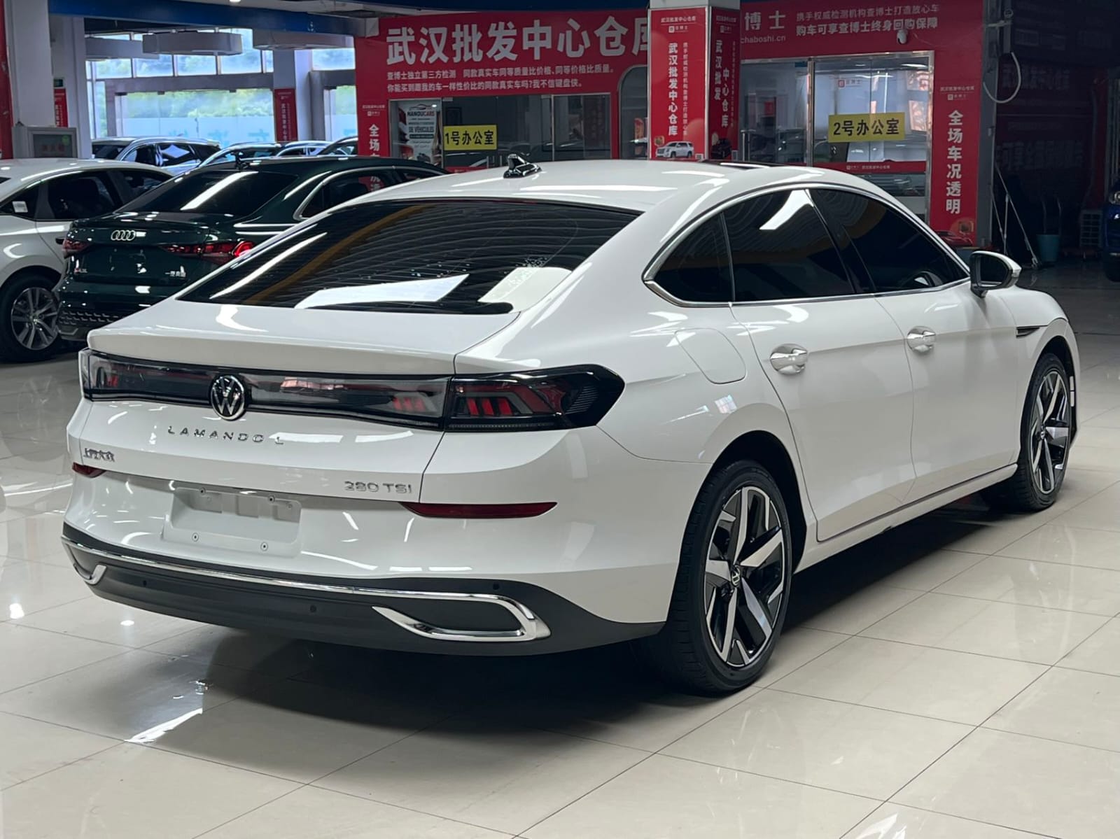Volkswagen Lamando L 280TSI DSG Cool Hot Edition