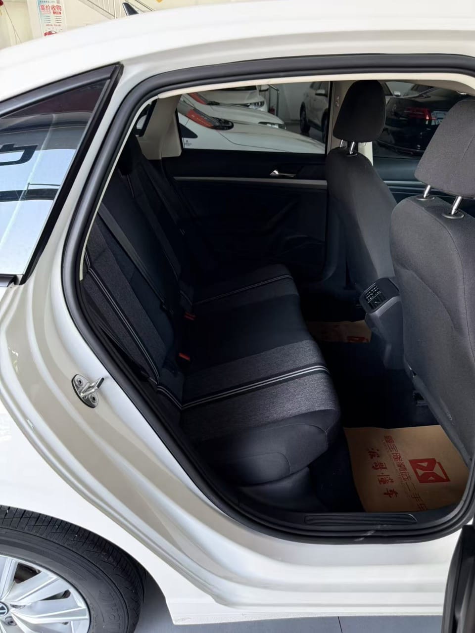 Volkswagen Lavida 1.5L Modern Edition