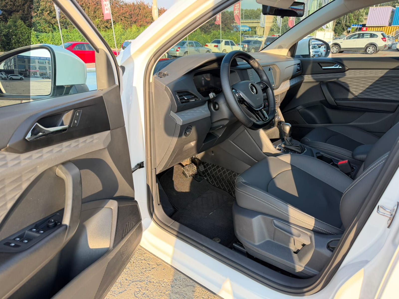 Volkswagen Tharu 280TSI