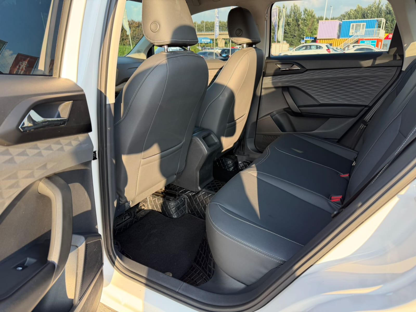 Volkswagen Tharu 280TSI