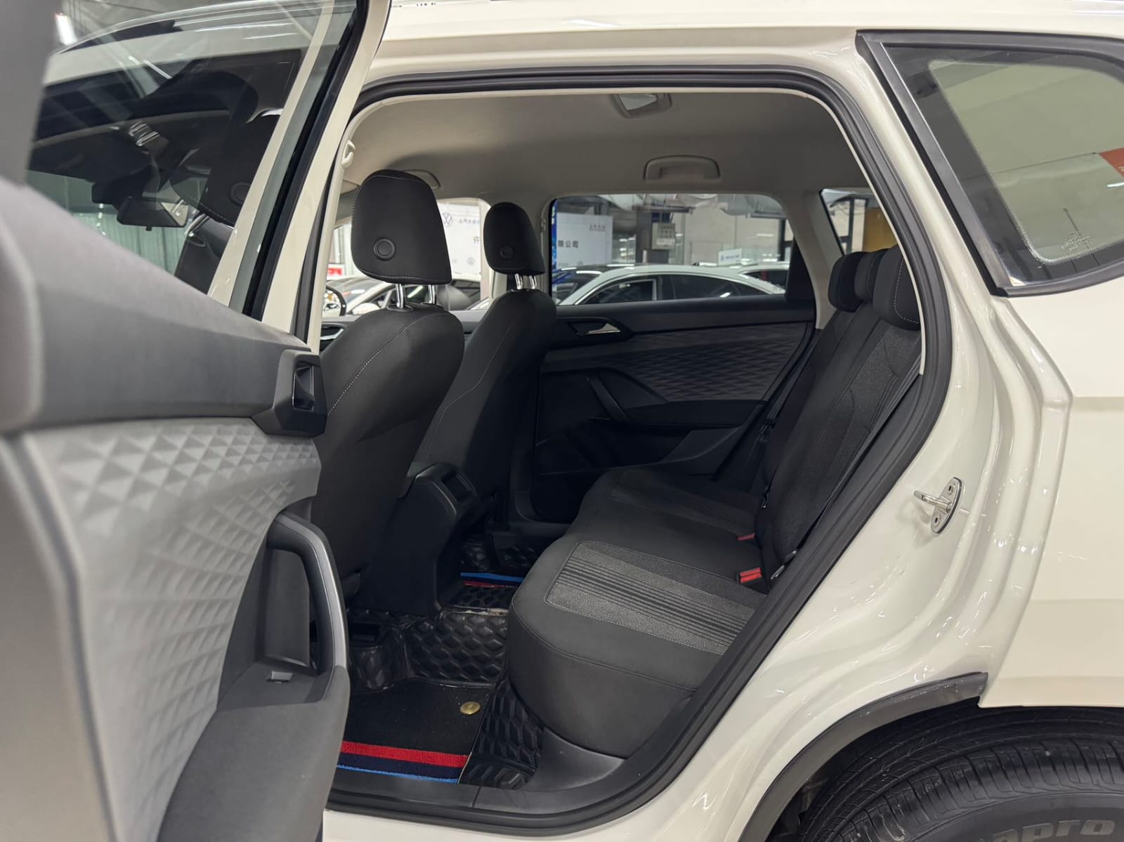 Volkswagen Tharu 280TSI