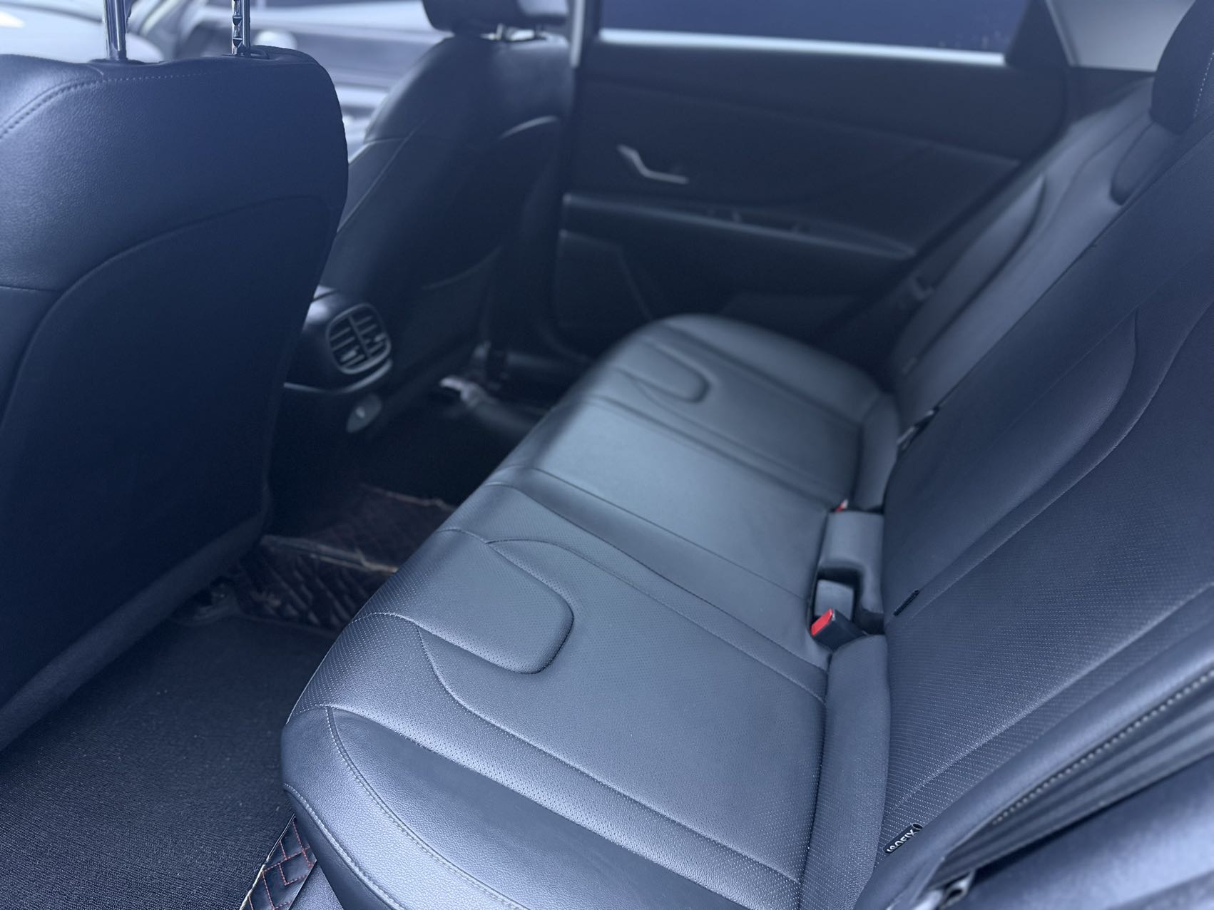 Hyundai Elantra 1.5L CVT LUX Premium Edition