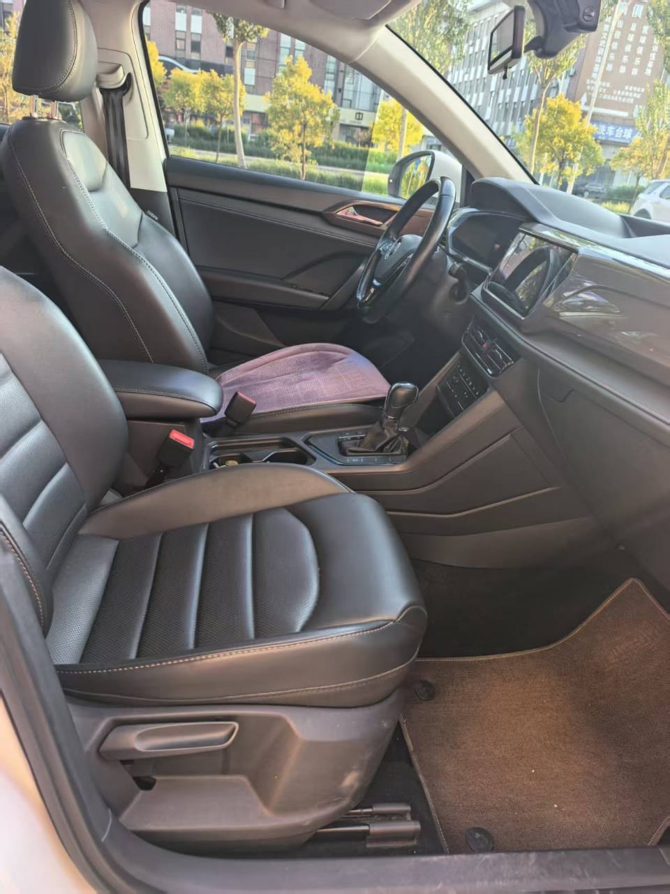 Volkswagen Tharu 1.4T 280TSI Deluxe Edition