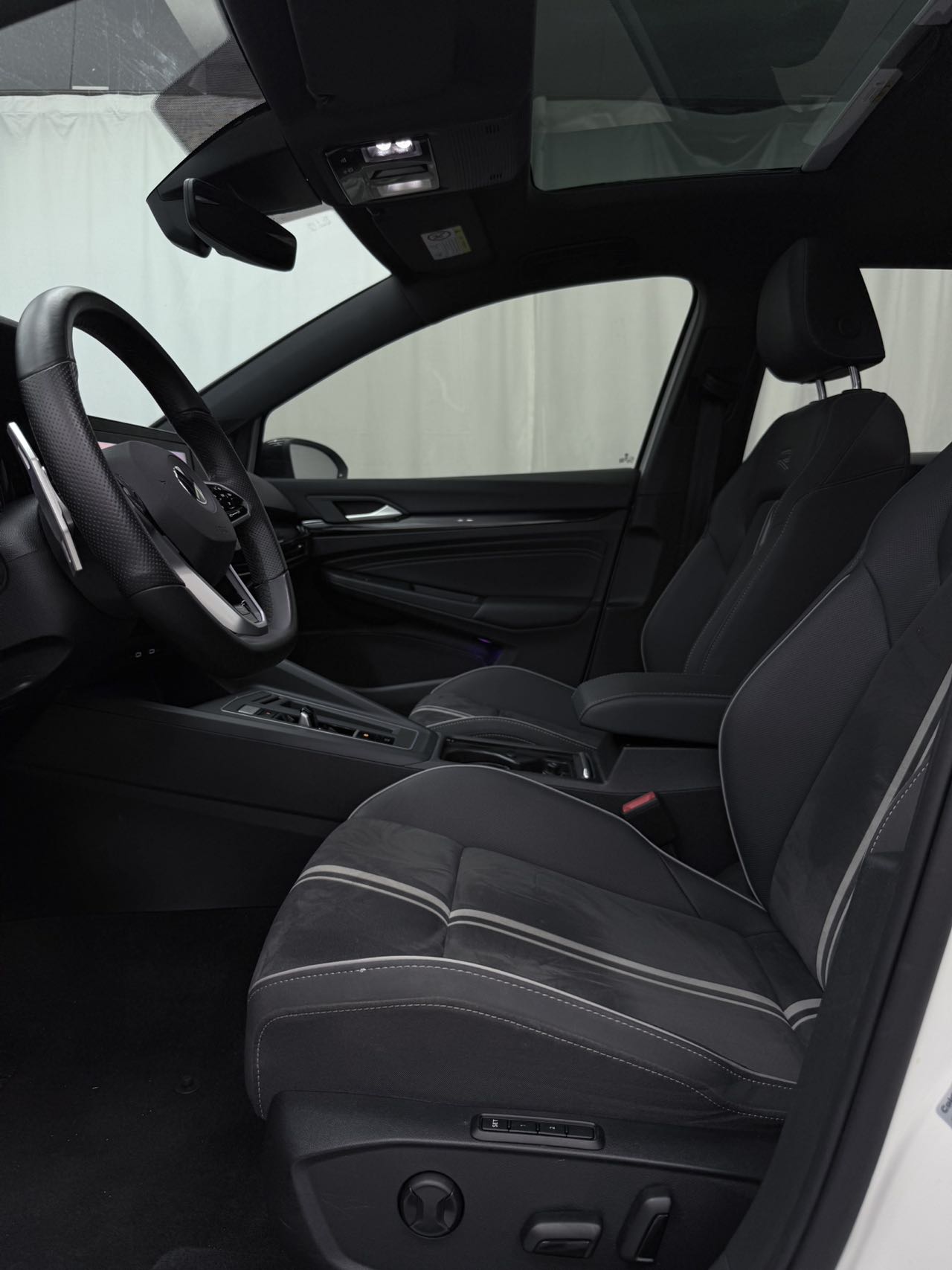 Volkswagen Golf 280TSI DSG R-Line