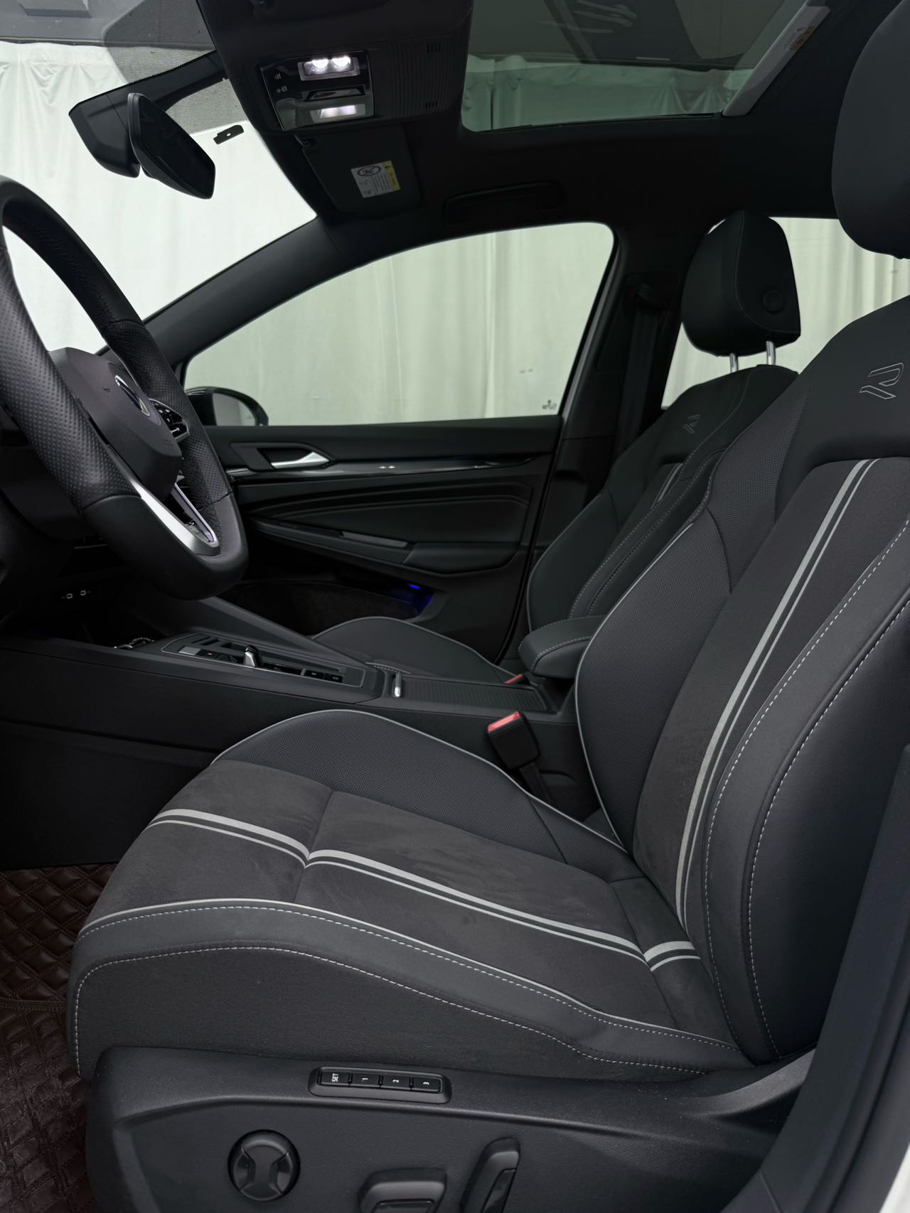 Volkswagen Golf 280TSI DSG R-Line