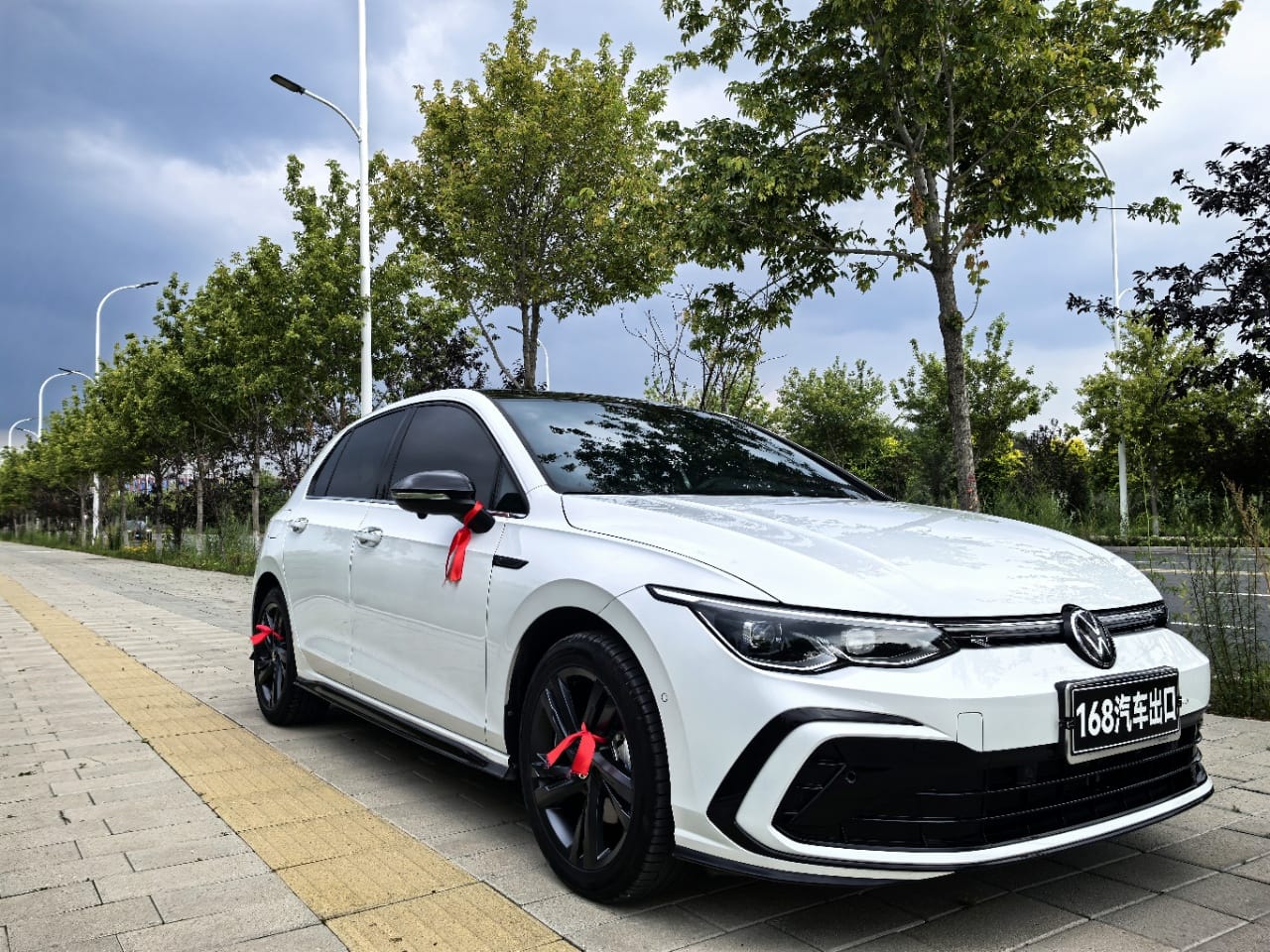 Volkswagen Golf 280TSI R-Line