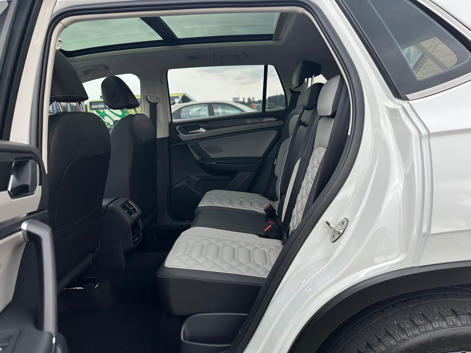 Volkswagen Tayron 280TSI Deluxe Plus Premium Edition