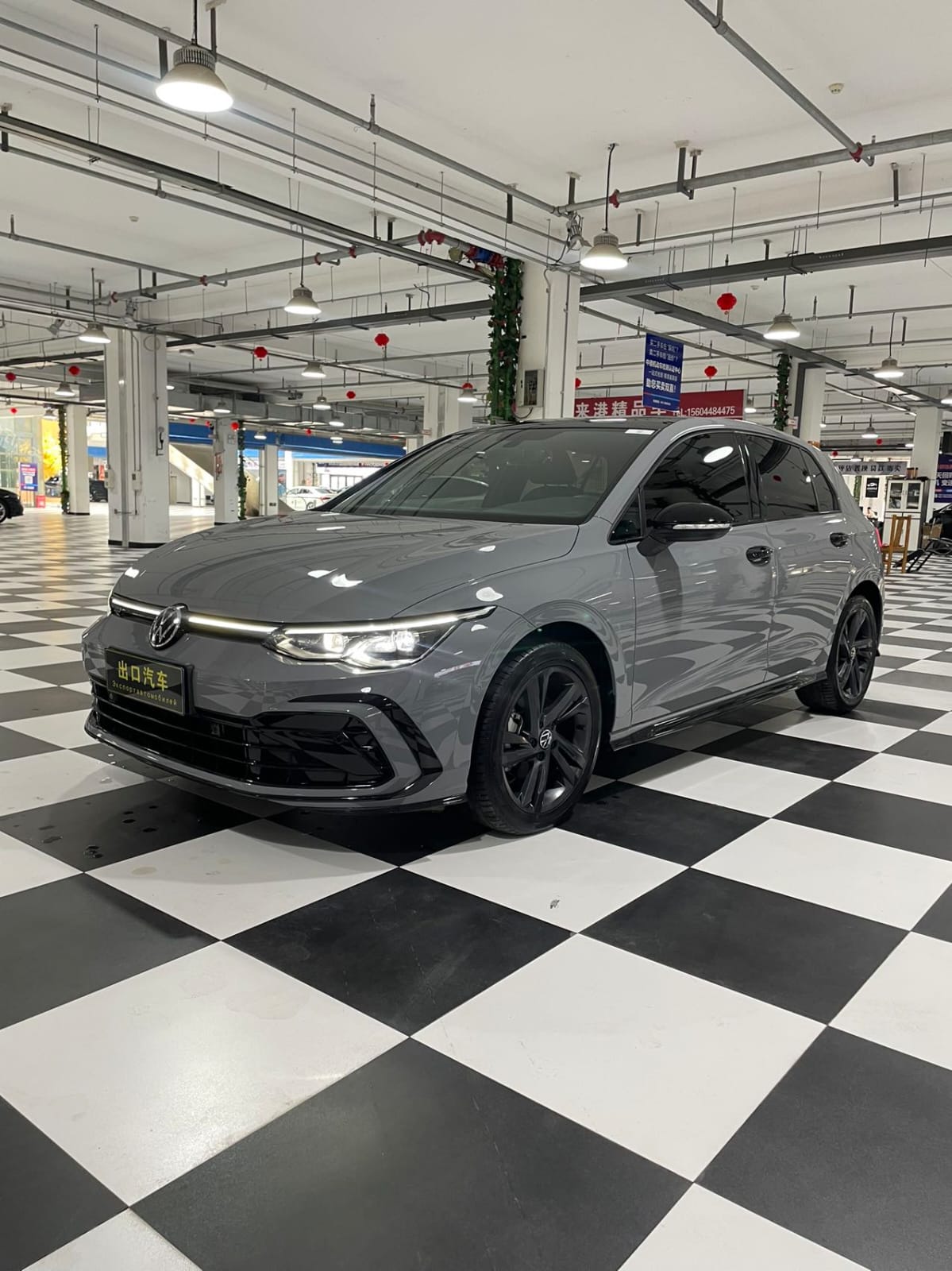 Volkswagen Golf 280 R-Line Lite
