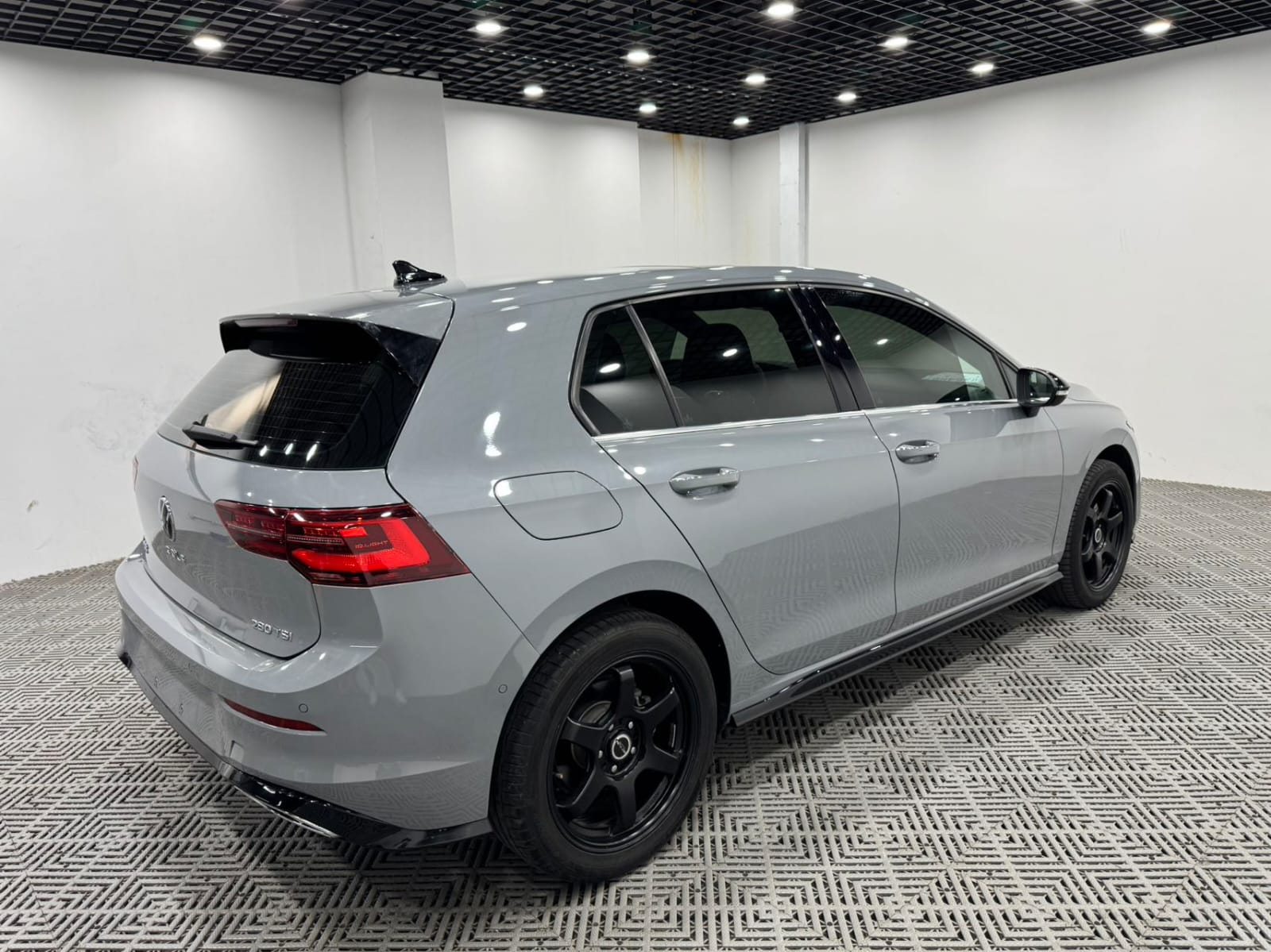 Volkswagen Golf 280TSI DSG R-Line