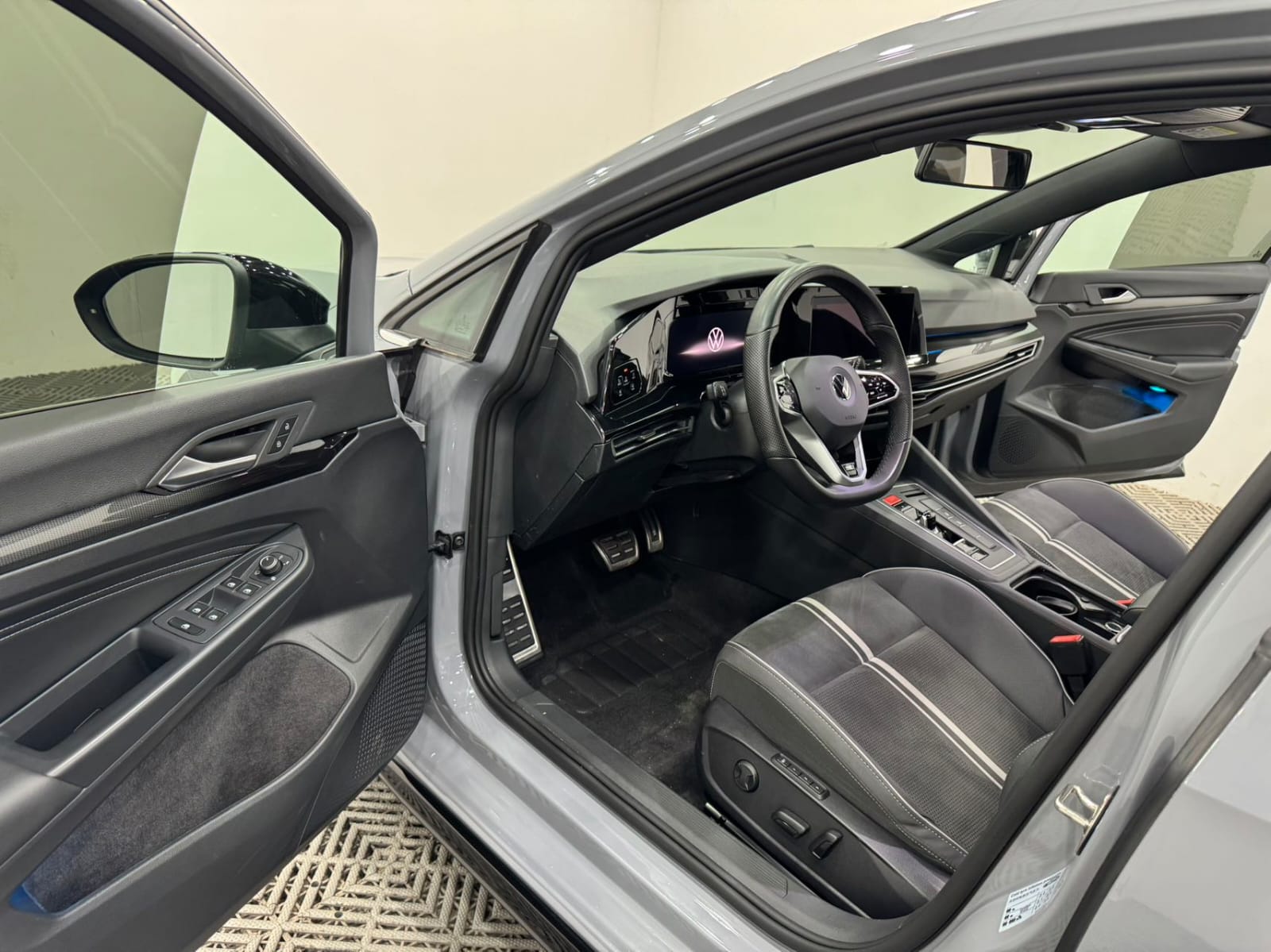 Volkswagen Golf 280TSI DSG R-Line
