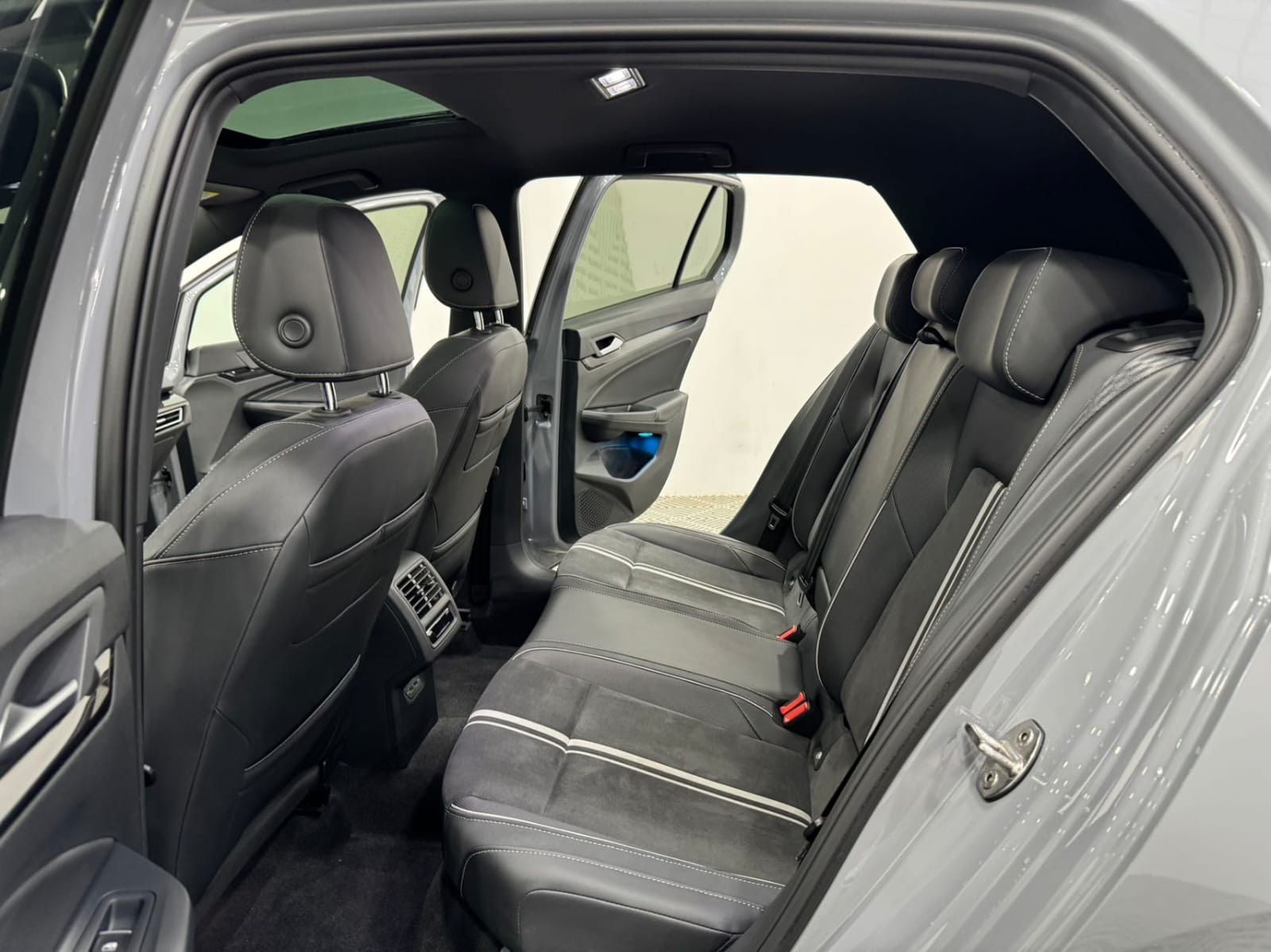 Volkswagen Golf 280TSI DSG R-Line