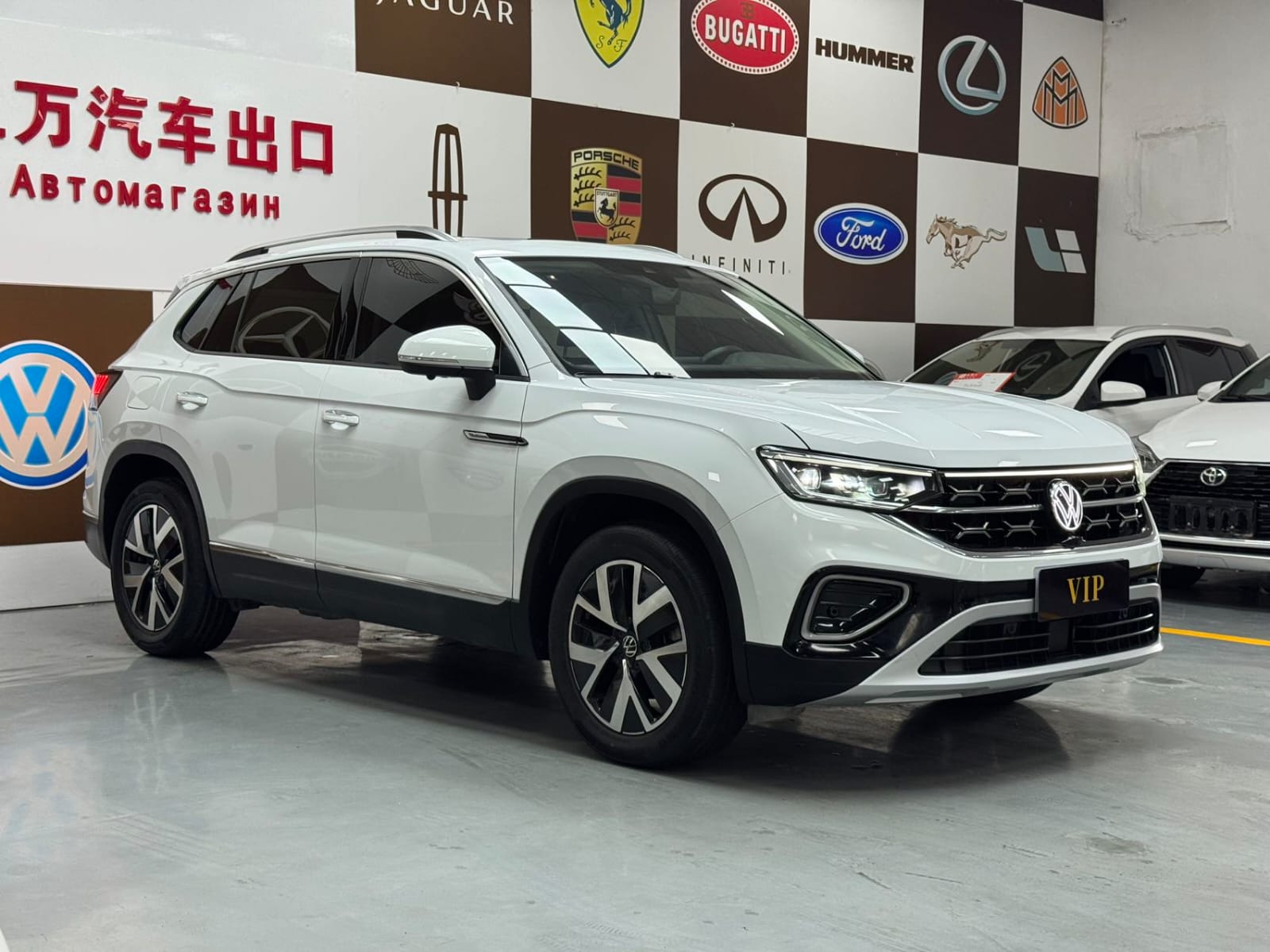 Volkswagen Tayron 280TSI Deluxe Plus Premium Edition - Фото 2