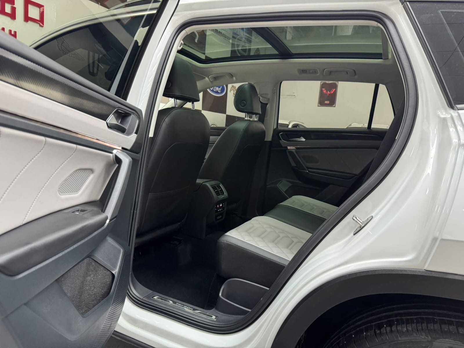 Volkswagen Tayron 280TSI Deluxe Plus Premium Edition - Фото 5