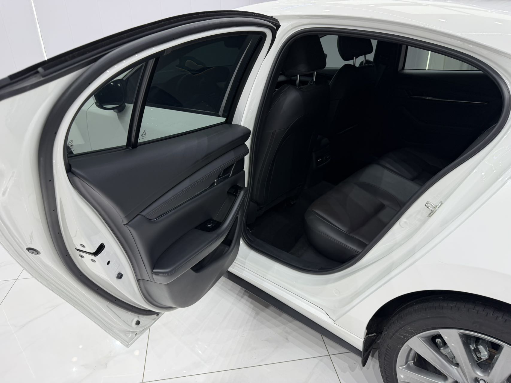 Mazda 3 Axela 2.0L
