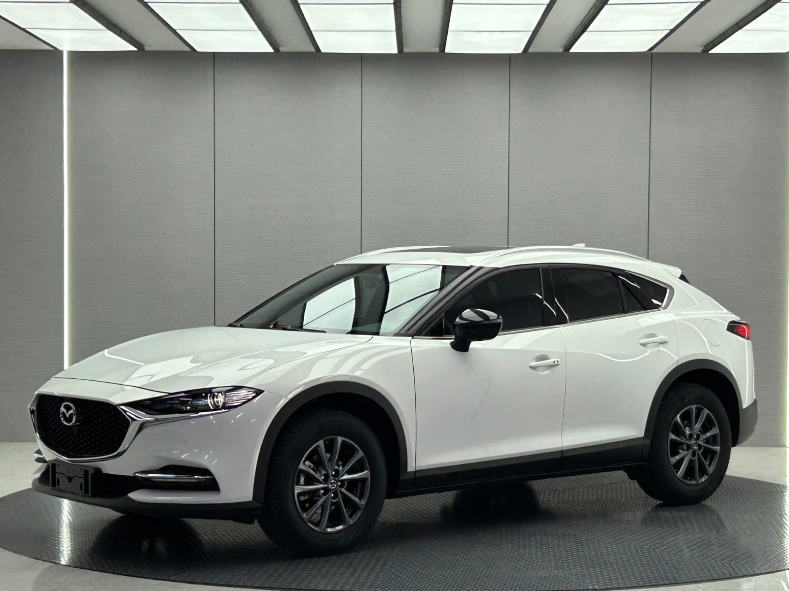 Mazda CX-4 - Фото 1