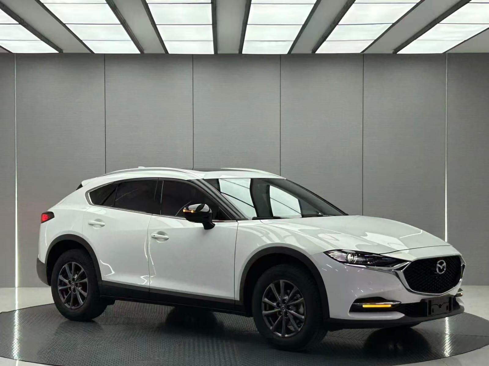 Mazda CX-4 - Фото 2