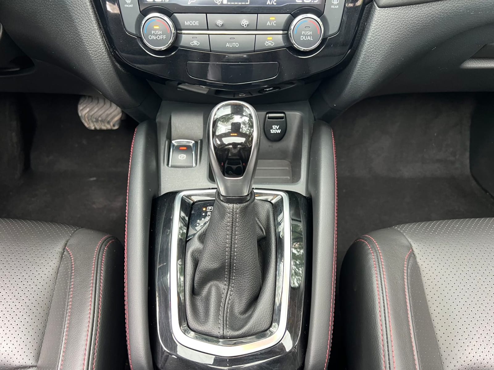 Nissan Qashqai 2.0L CVT XV Prem Deluxe Edition - Фото 10