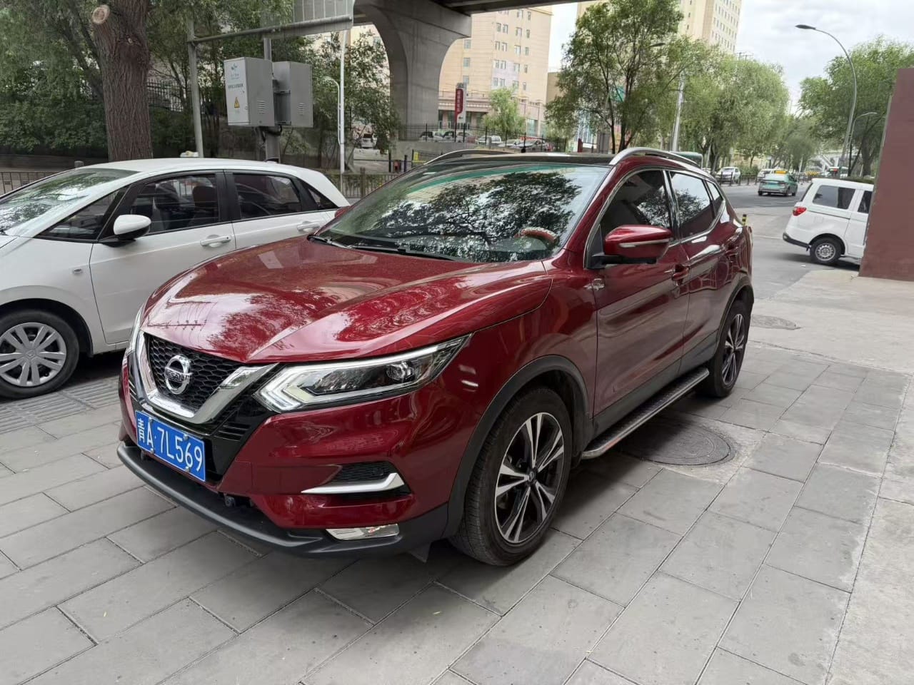 Nissan Qashqai 2.0 XV Prem Deluxe - Фото 1