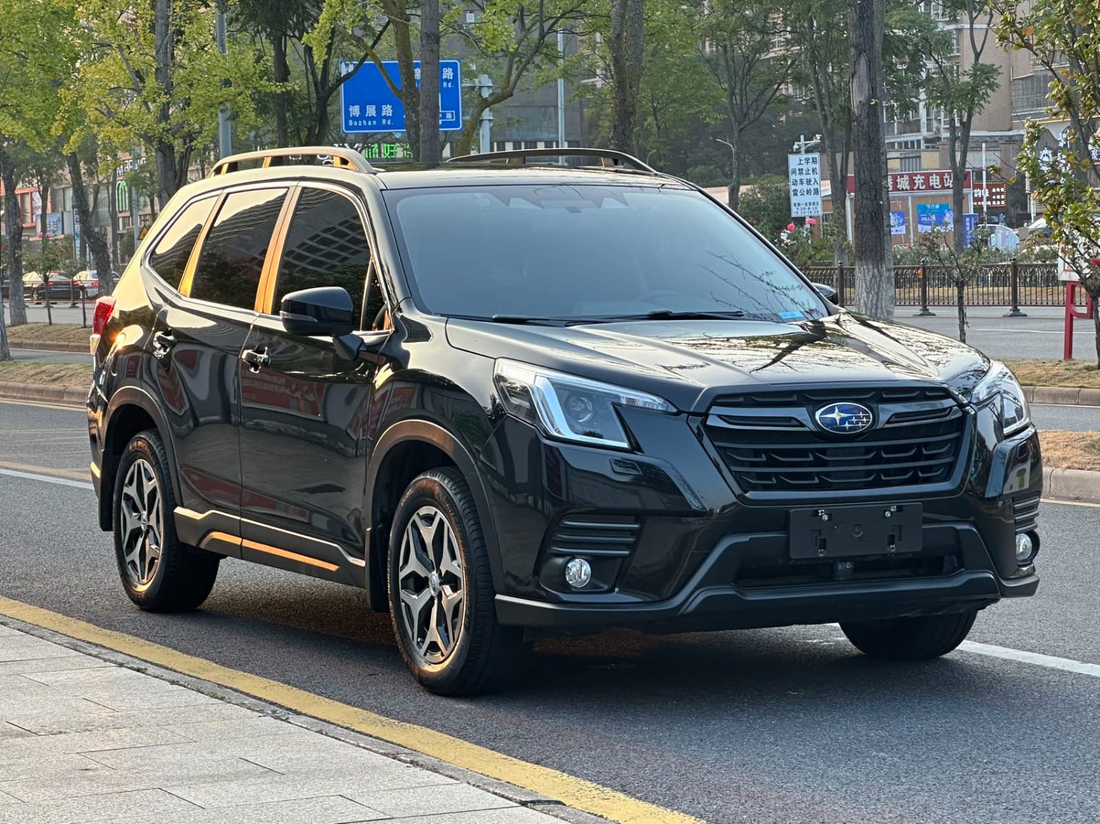 Subaru Forester 2.0i AWD Deluxe Edition EyeSight - Фото 2
