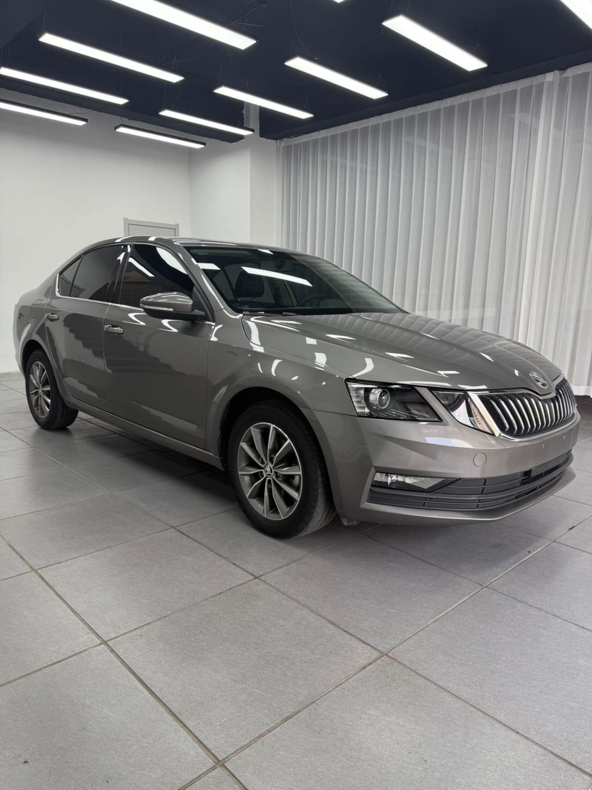 Skoda Octavia Pro 1.5L Automatic Comfort Edition - Фото 2
