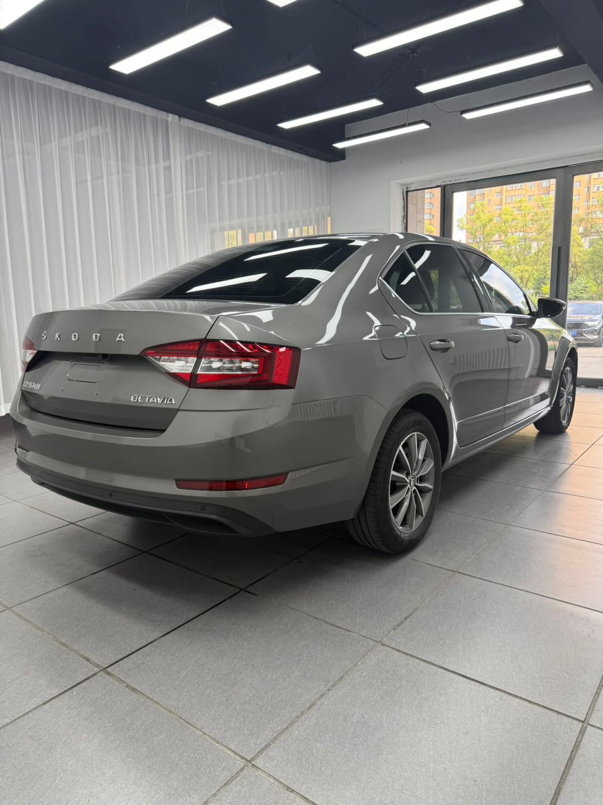 Skoda Octavia Pro 1.5L Automatic Comfort Edition - Фото 3