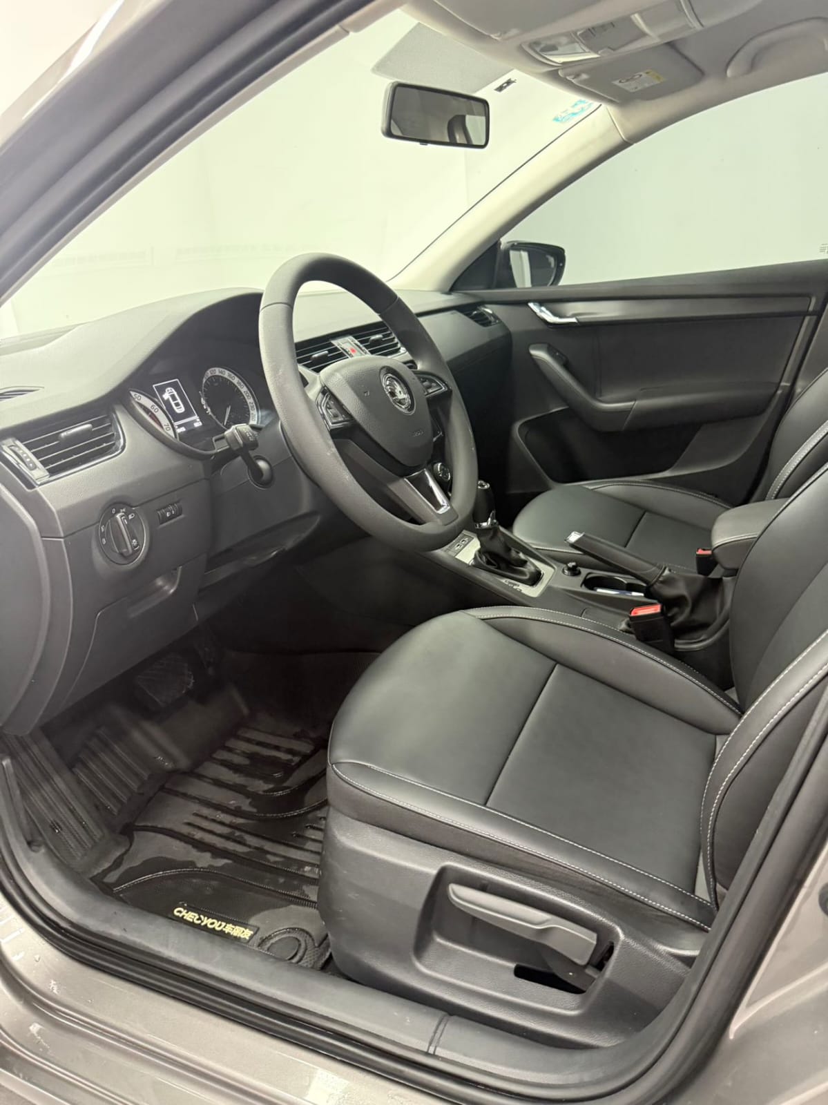 Skoda Octavia Pro 1.5L Automatic Comfort Edition - Фото 4
