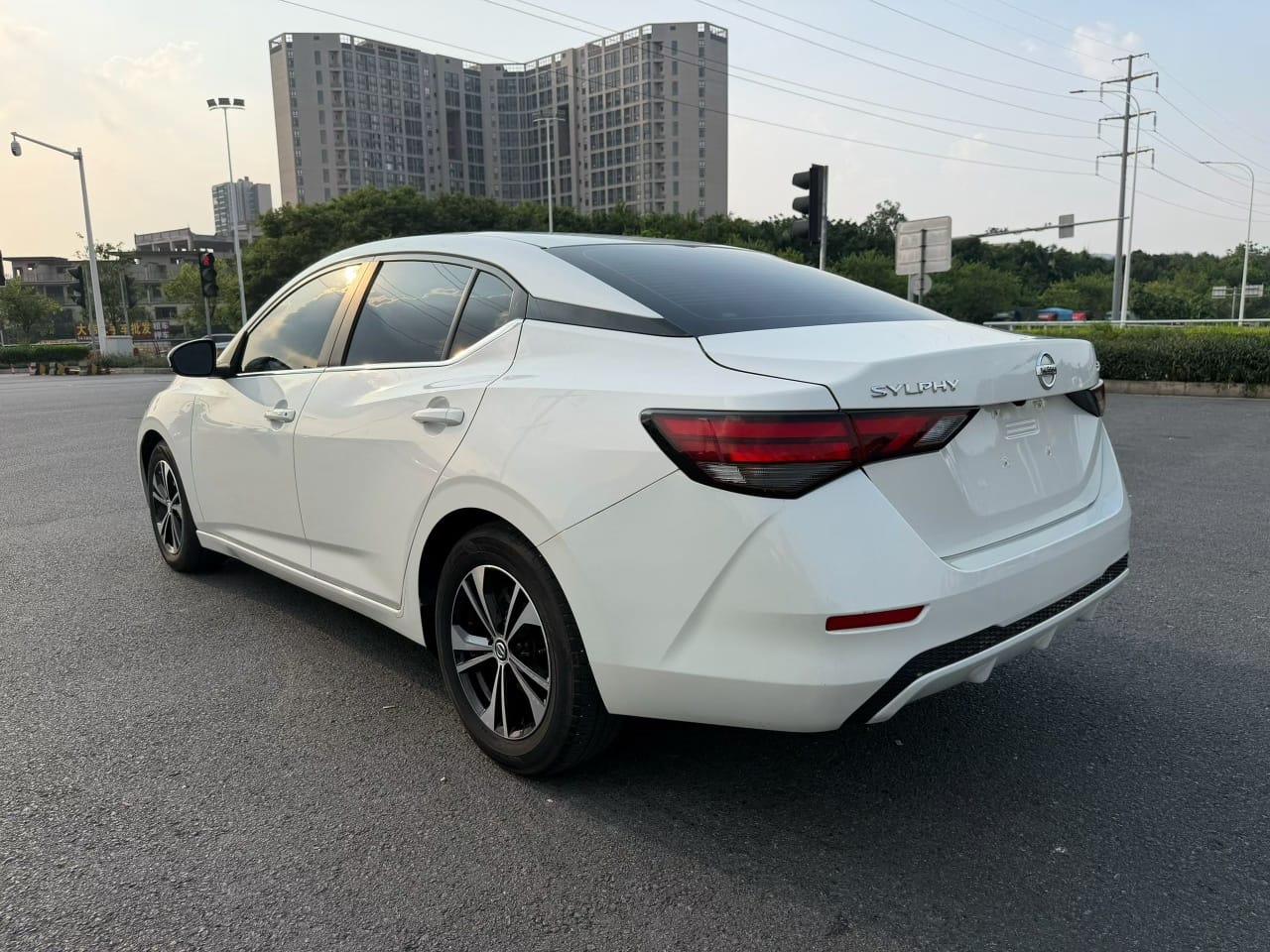 Nissan Sylphy 1.6 Wuji XL Yuenjoy Edition - Фото 3