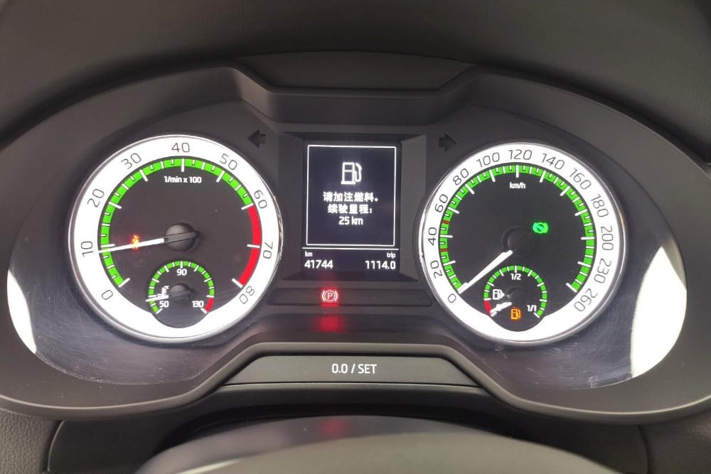 Skoda Octavia 1.5L Automatic Comfort Edition - Фото 6