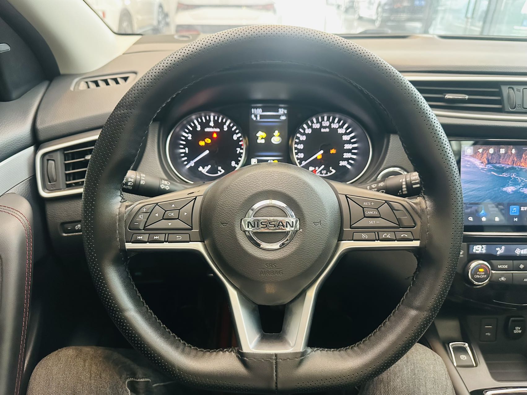 Nissan Qashqai 2.0L CVT XV Prem Deluxe Edition - Фото 7