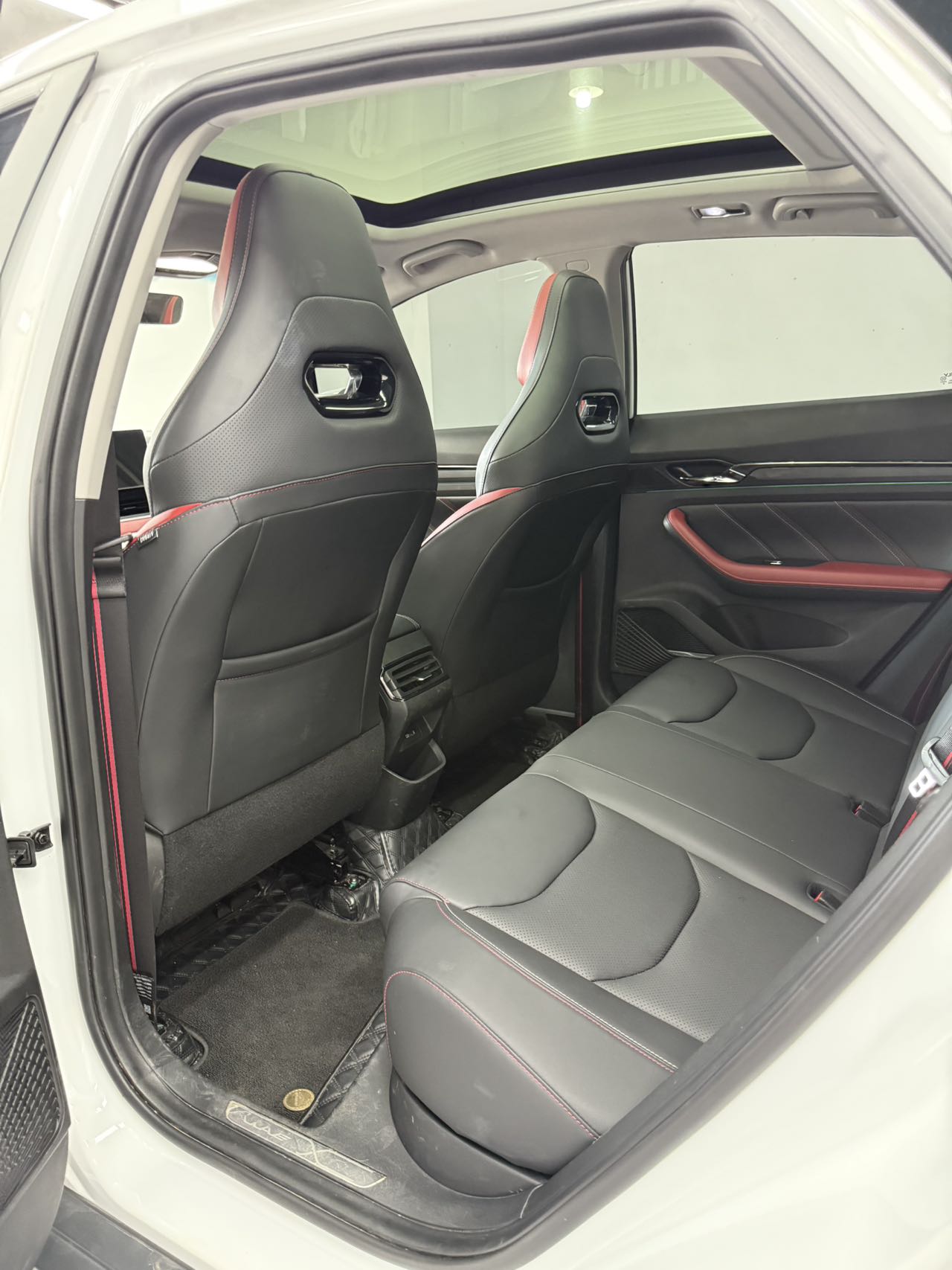 Geely Emgrand S 1.4T CVT Premium - Фото 6