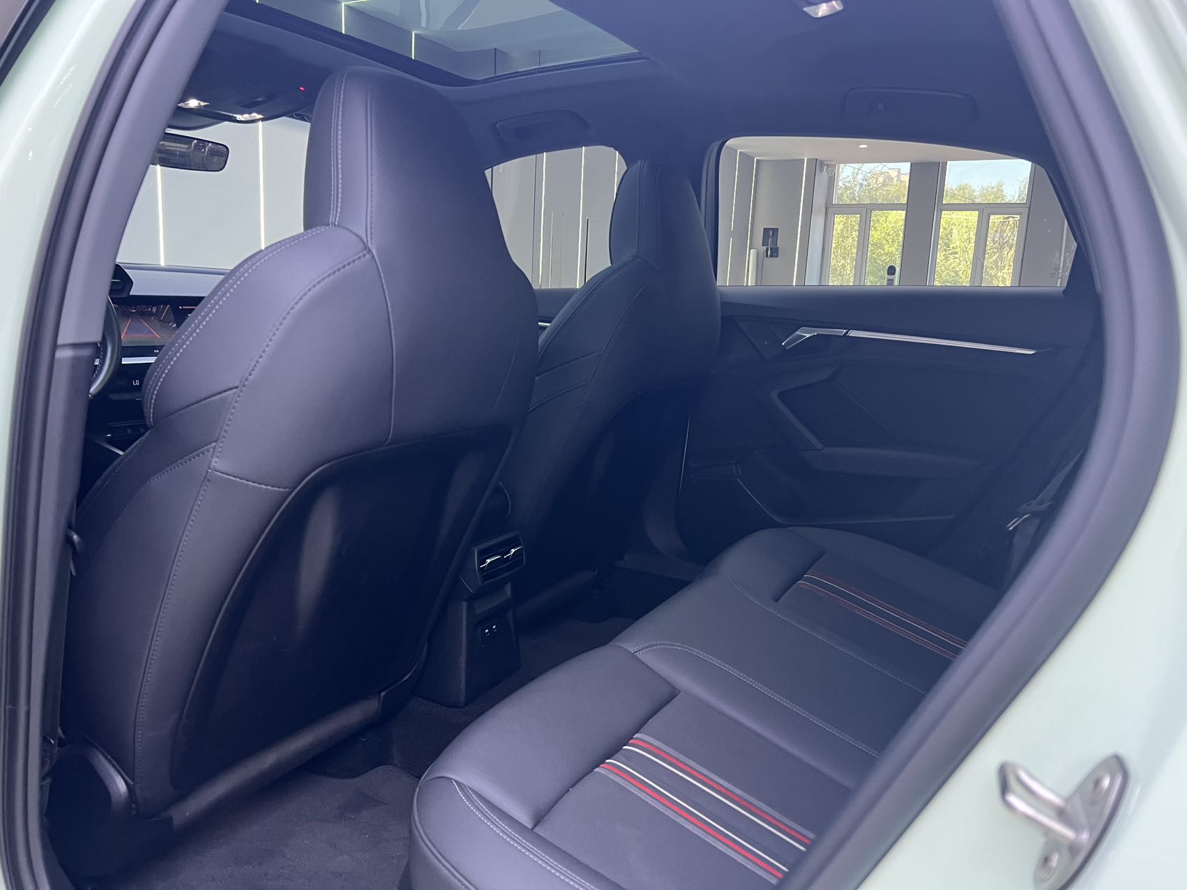 Audi A3L Limousine 35 TFSI - Фото 5