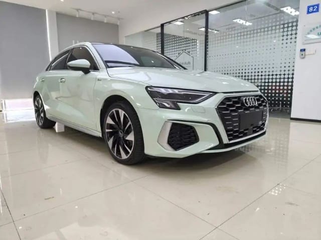 Audi A3L Limousine 35 TFSI - Фото 2