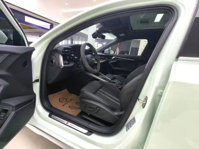 Audi A3L Limousine 35 TFSI - Фото 4