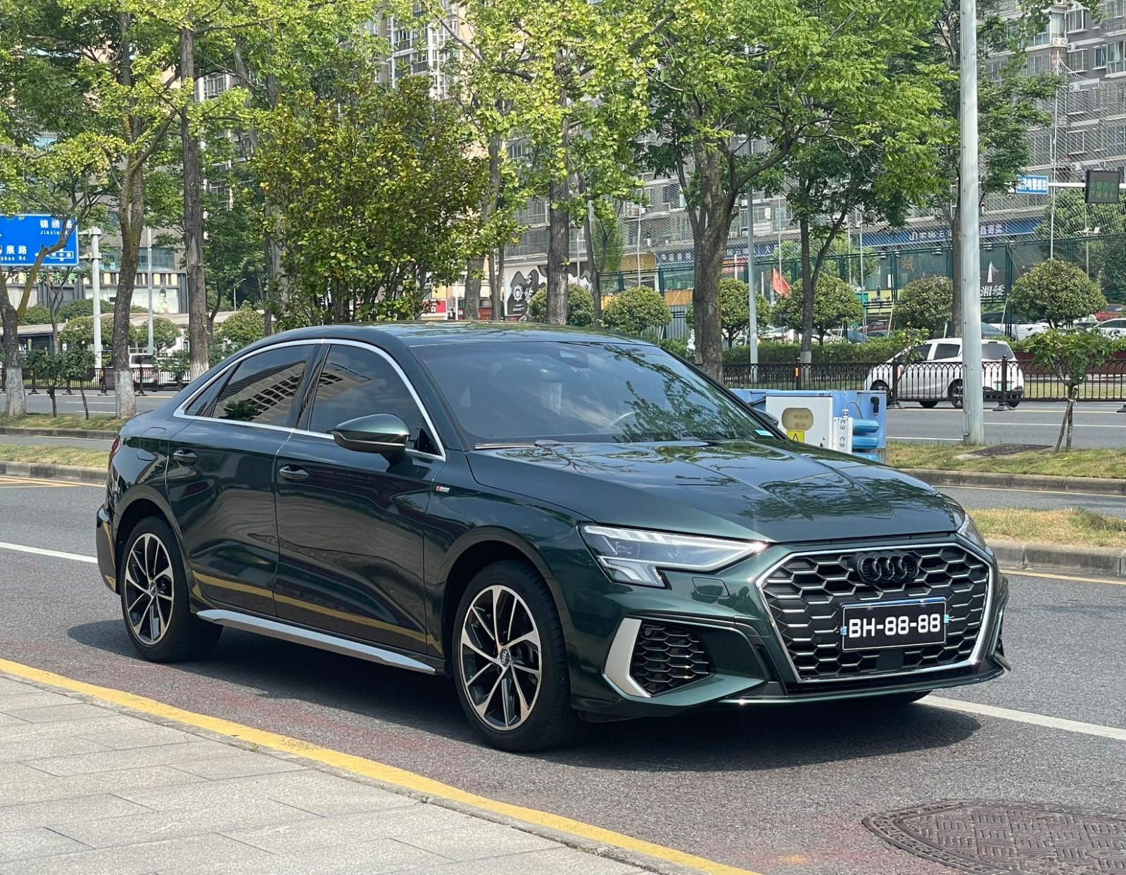 Audi A3L Limousine 35 TFSI - Фото 2