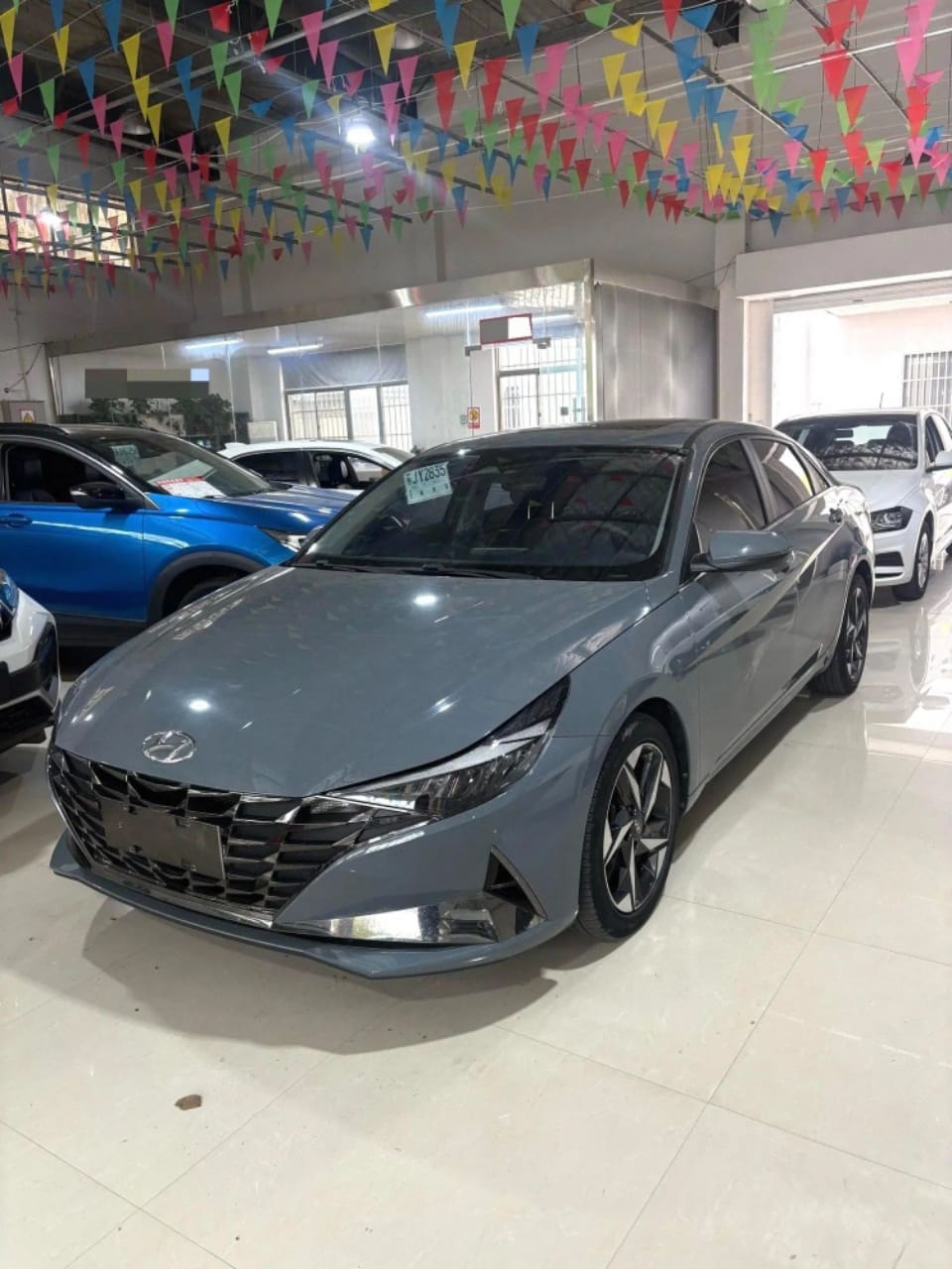 Hyundai Elantra 1.5L LUX Premium Edition - Фото 1