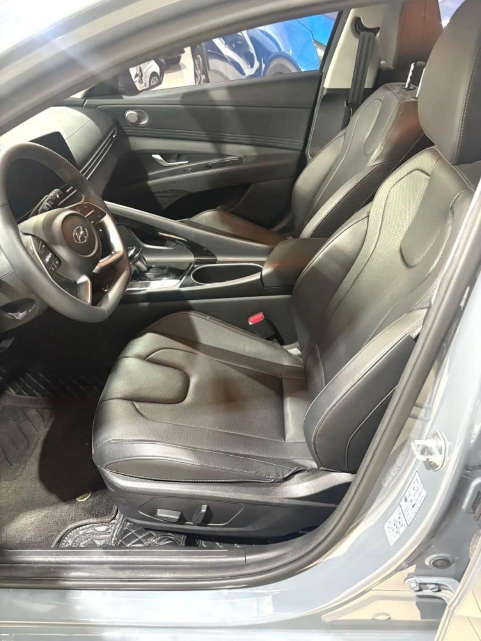 Hyundai Elantra 1.5L LUX Premium Edition - Фото 6