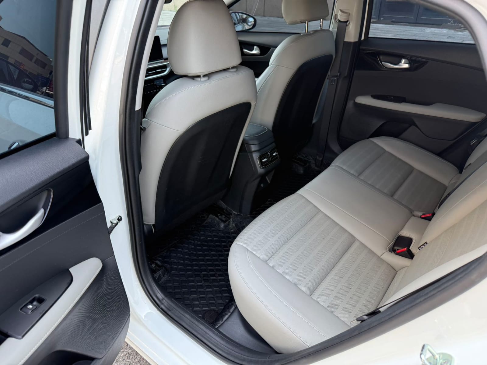 Kia K3 1.5L CVT Deluxe Edition