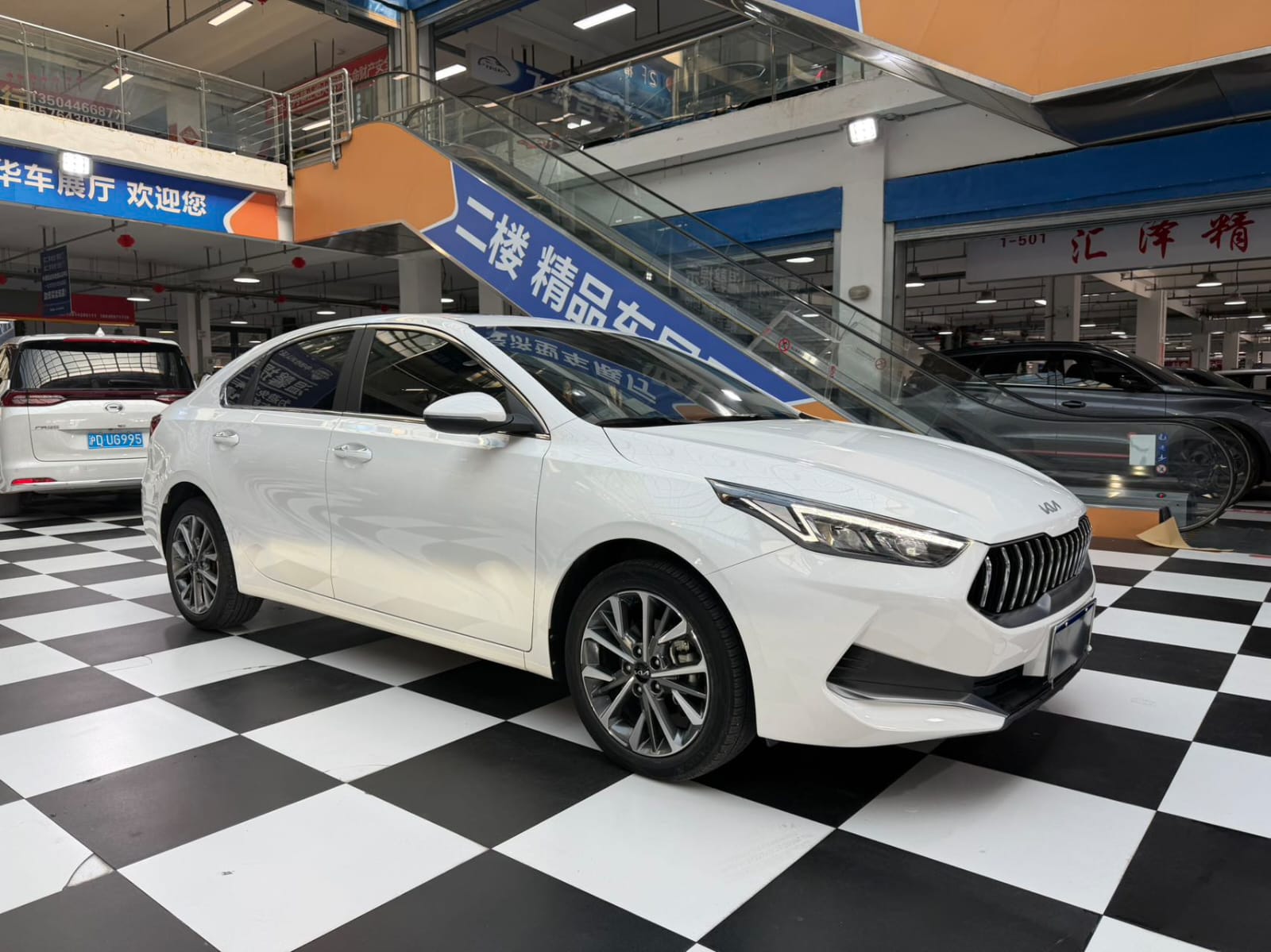Kia K3 Fashion Edition - Фото 2