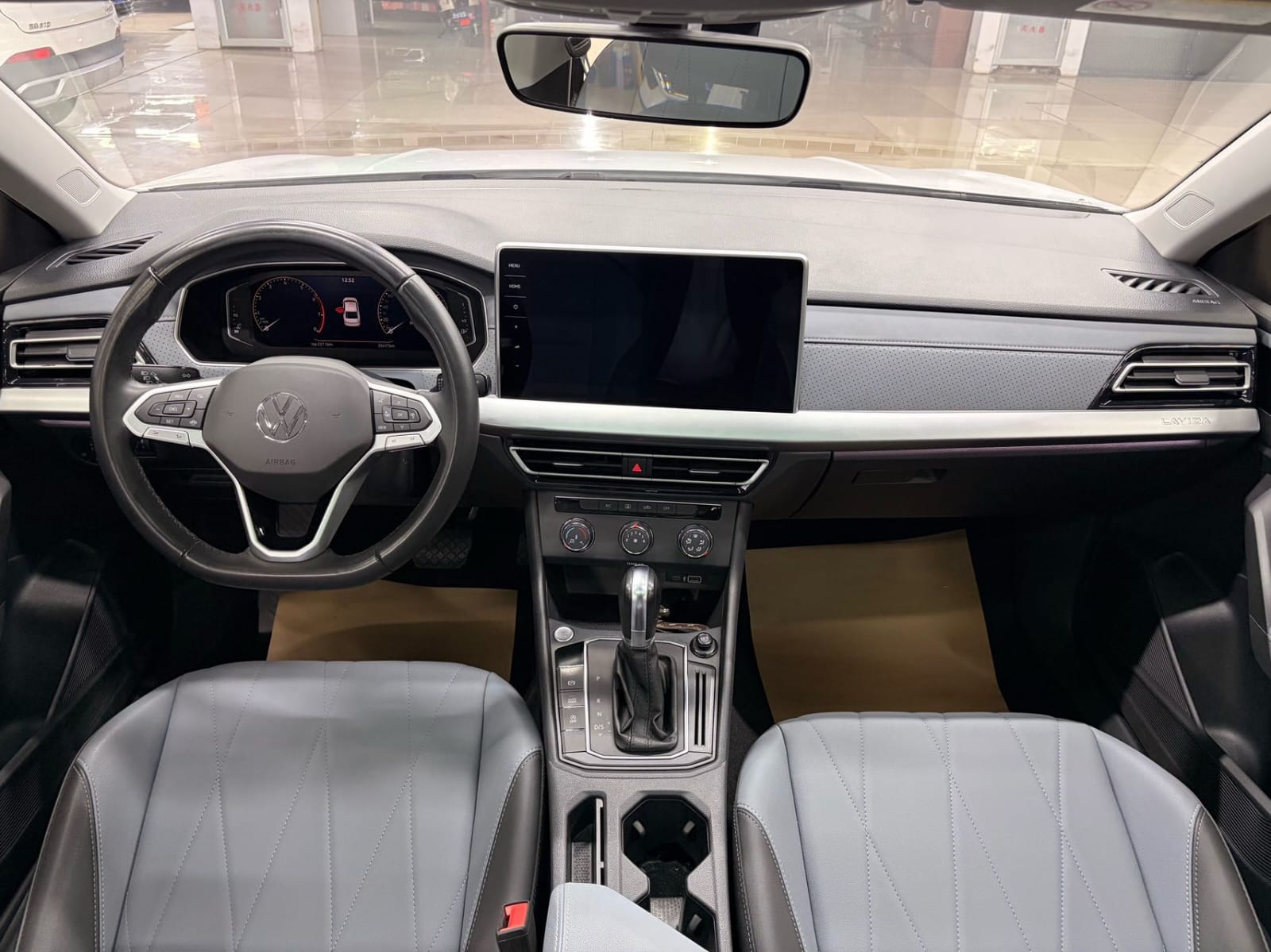 Volkswagen Lavida1.5L Automatic Five Million Edition - Фото 7